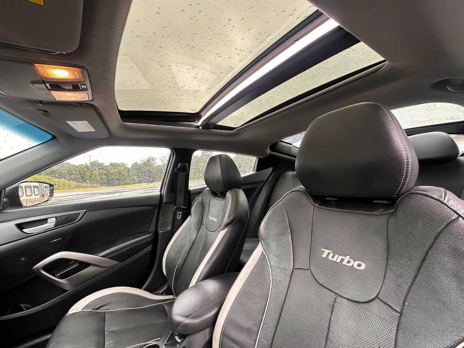 Hyundai Veloster      2015