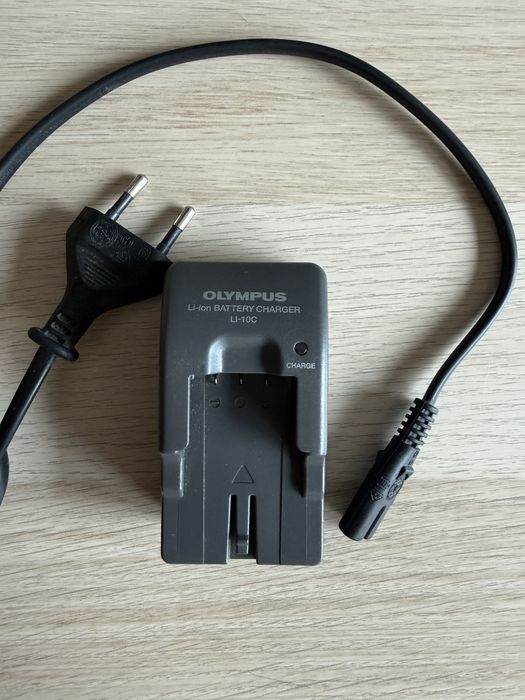 LI-10C Olympus Charger