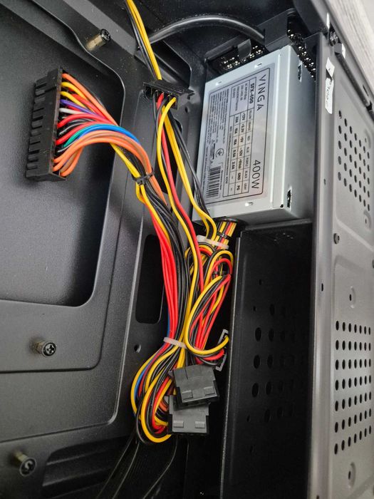 Вузький компактний mATX корпус VINGA з БЖ 400W