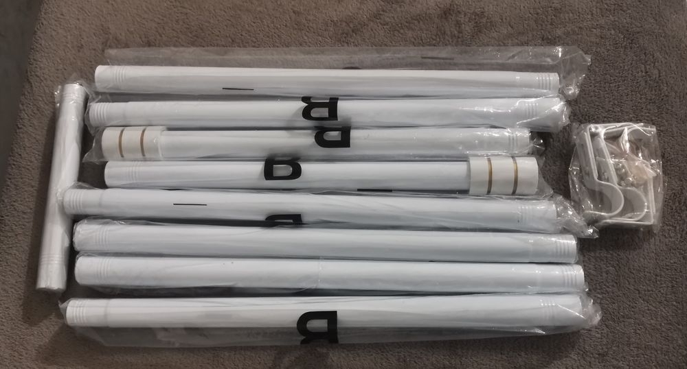 Karnisz teleskopowy biało-złoty 300 cm – komplet z uchwytami