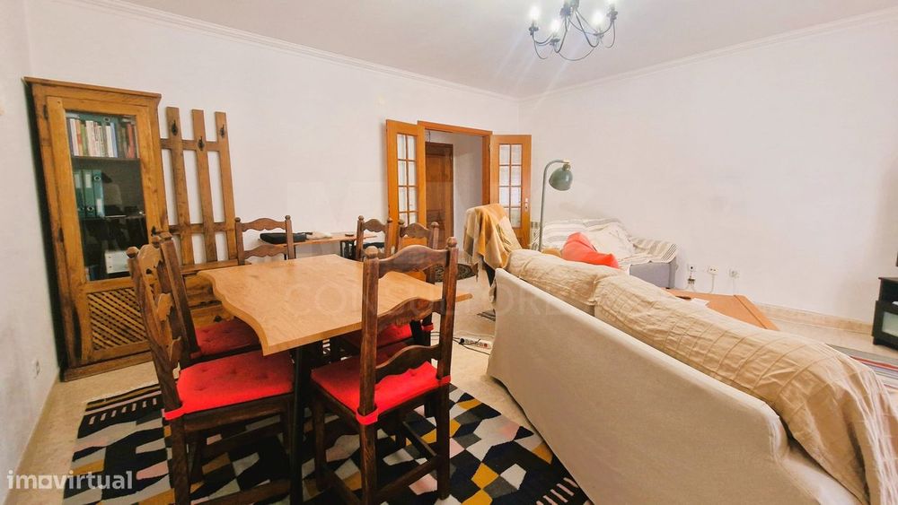 Apartamento T2, com elevador e estacionamento - Caldas da Rainha