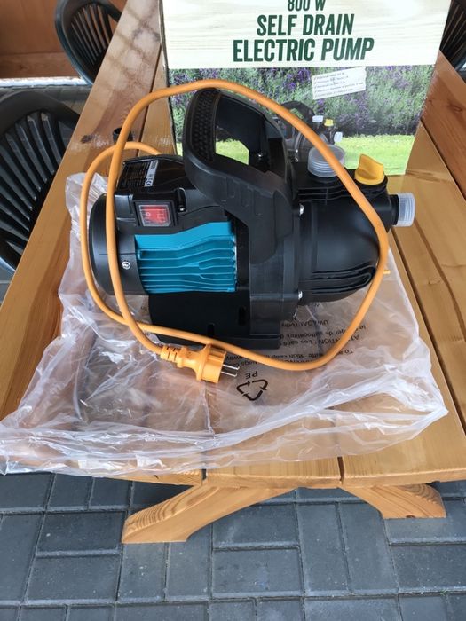 Elektryczna pompa z automatycznym odpływem 800W