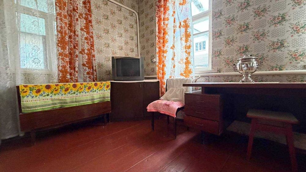 Продаж цегляного будинку 78м². 4 кімнати. 33 сотки. Центр. ID:813