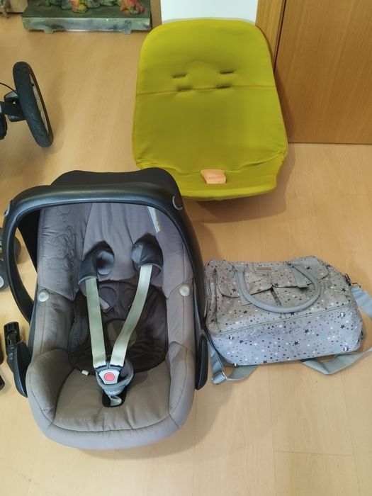 Carrinho Quinny+ ovo+ base isofix