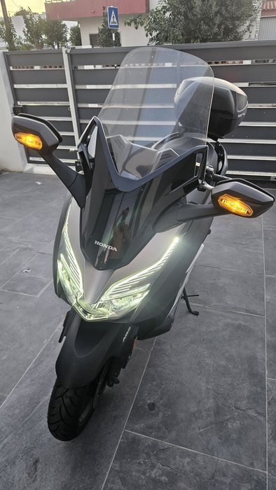 Honda Forza 300 (2019) – Livro de Revisões Honda, Top Case e Tucano Urbano