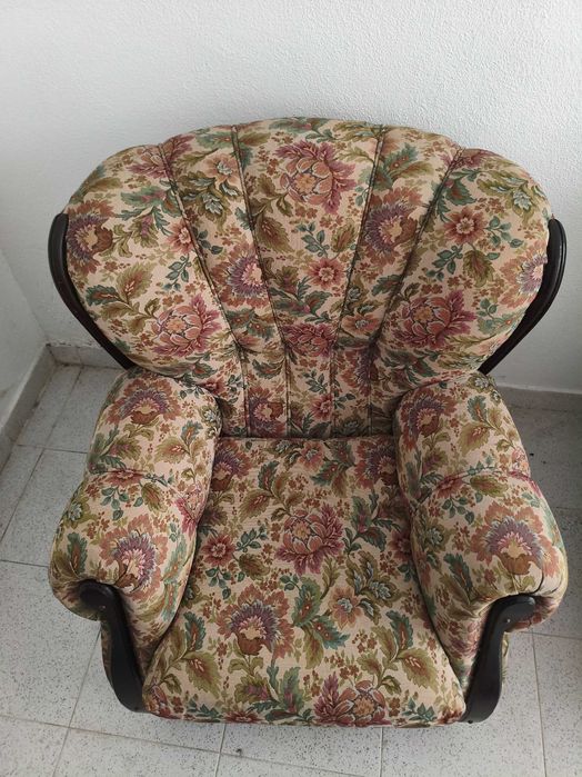 Vendo sofá 3 lugares + Sofá 1 lugar.