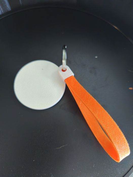 Brelok VW z smyczką gumową