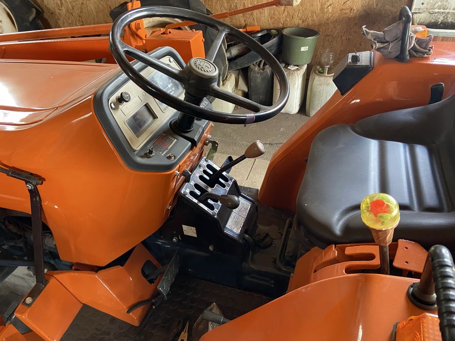Міні трактор Японський Kubota L2002 з куном та фрезою