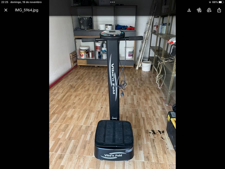 Vibrating Platform Exercise Machine440759964402995201