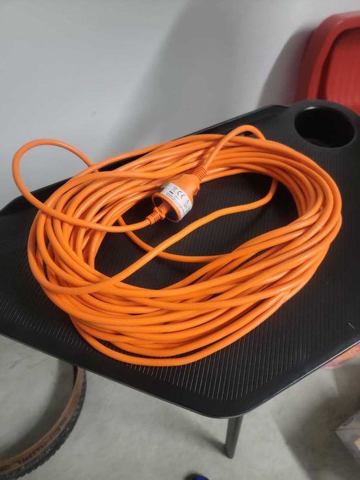 2 Extensões Elétricas Longas (30 metros cada) - Cor Laranja - Motivo: Mudança