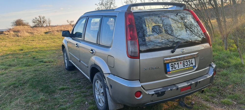 Nisan X-Treil, 4×4.