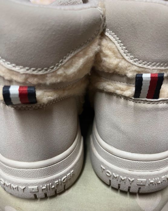 Botas Tommy Hilfiger 39 com fecho de lado