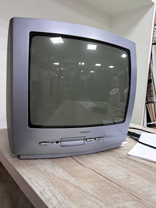 продам телевизор PHILIPS(польша)