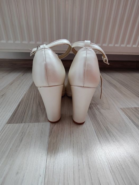 Buty ślubne perłowe ivory Brilu rozm.36