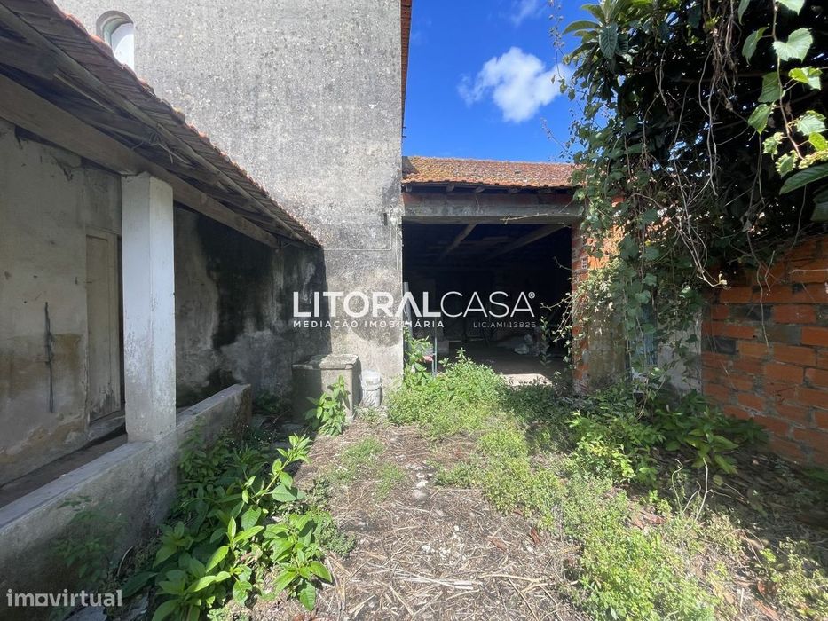 Moradia T3 para Recuperar com Terreno de 730 m² – A Poucos Minutos