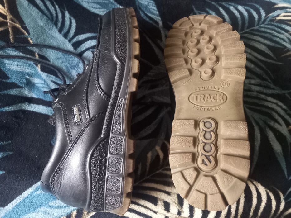 Buty ECCO track skórzane czarne r 40 / 39 Gore Tex