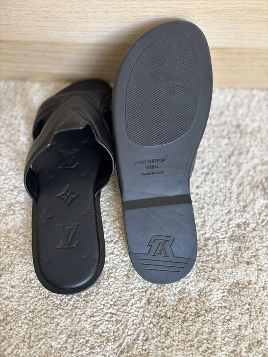 Louis Vuitton slippers