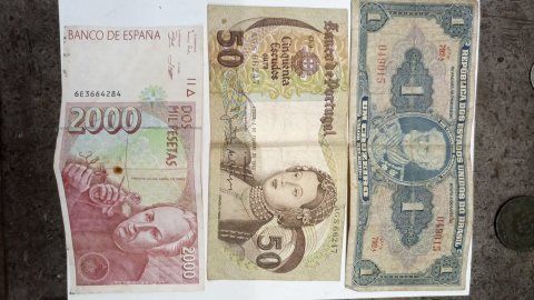 NEGÓCIO DE OPORTUNIDADE Antiguidades Notas e Moedas SÓ VENDO CONJUNTO