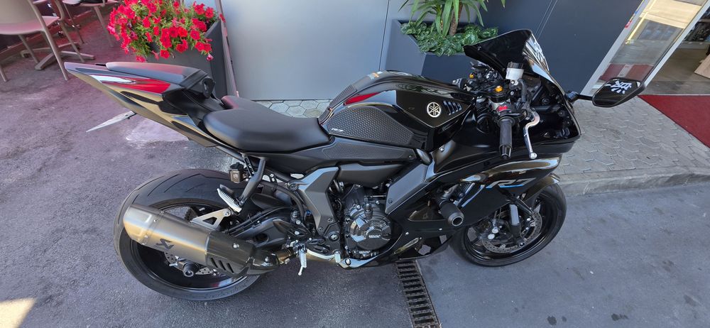 Yamaha R7 deslimitada