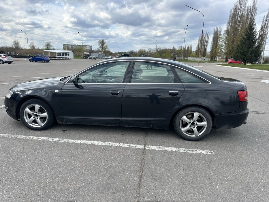 Свіжо пригнана Audi A6C6