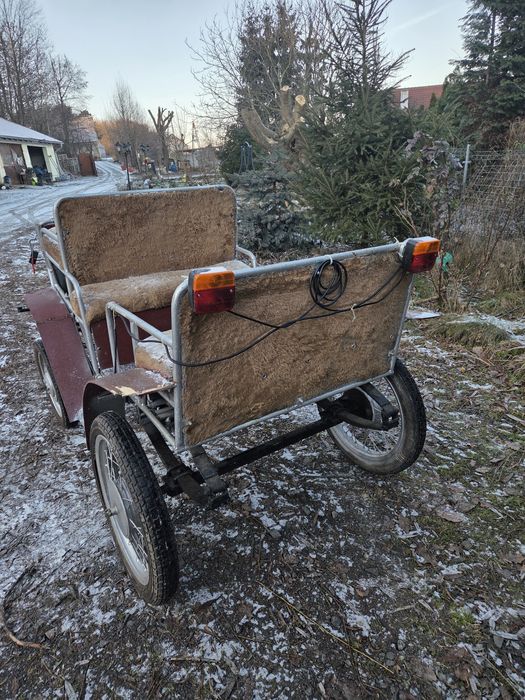 Bryczka lekka z hamulcem