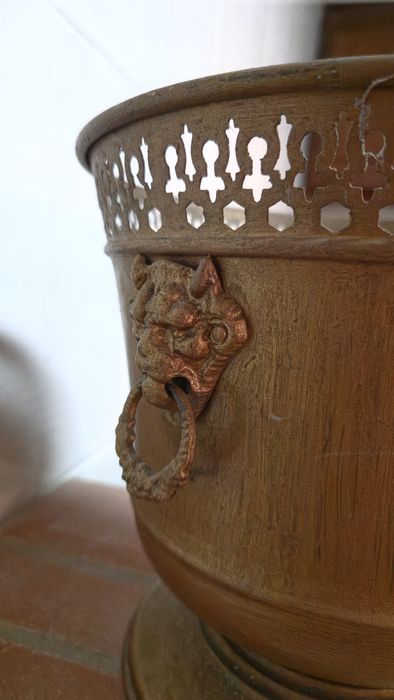 Vaso decorativo em latão