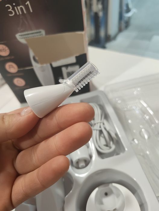 Жіноча бритва (леді-шейвер) «3 в 1» для обличчя та тіла.