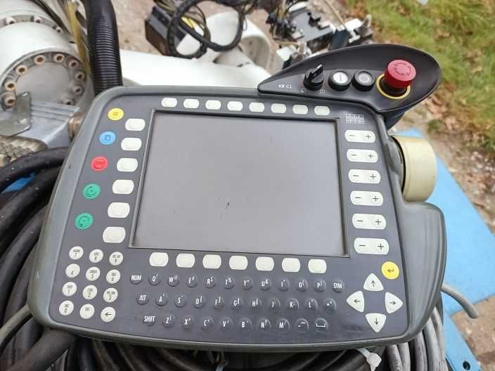 Robot przemysłowy KUKA KR 15/2 KR15-2 01r sterownik szafa sterownicza