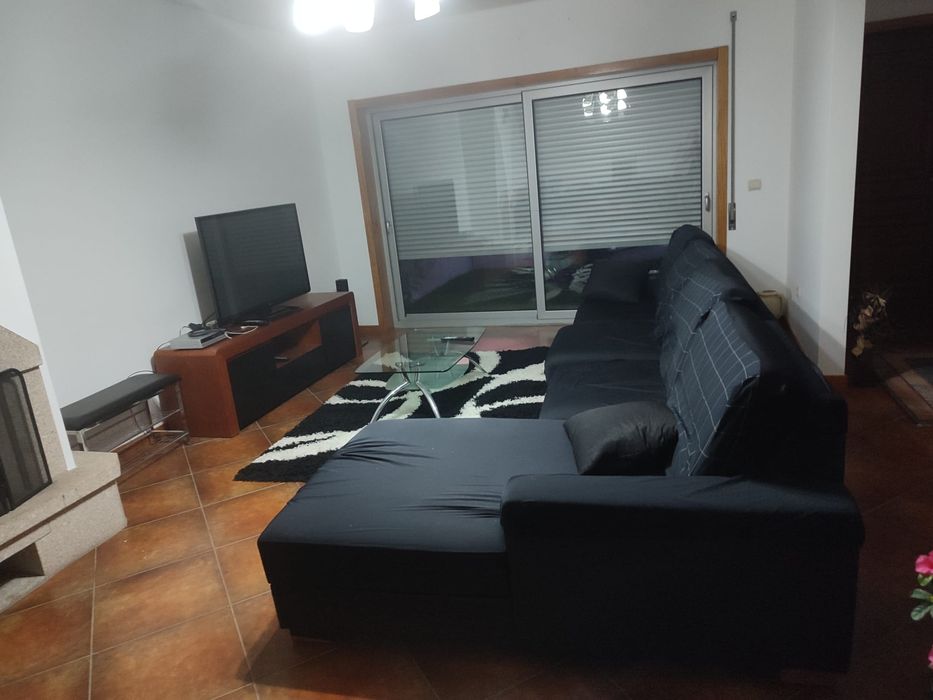 Aluga se Moradia germinada Remelhe Barcelos