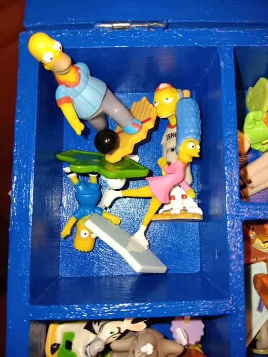 Várias figuras raras/bonecos