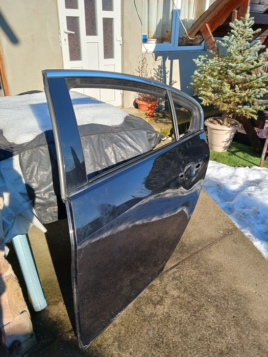 Продам задню ліву дверку на Opel Insignia