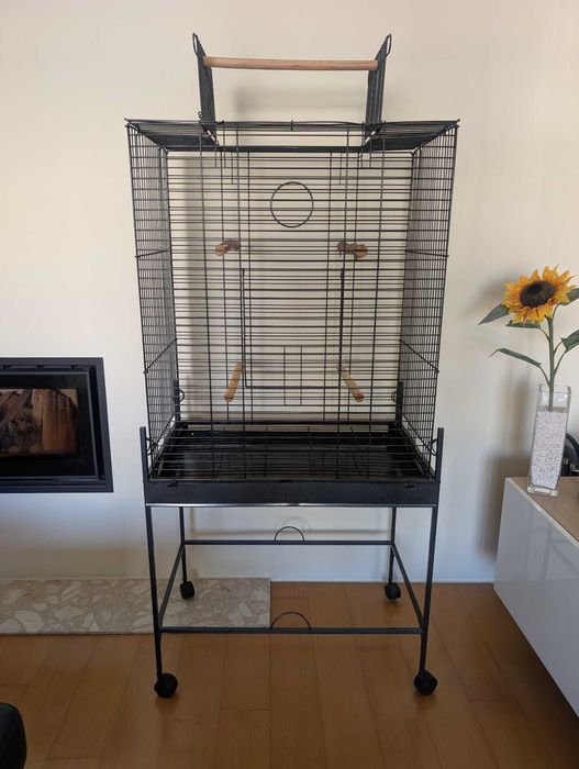 Gaiola / Viveiro para aves (papagaios, araras, etc), com rodas - 75x45x150 cm - em ótimo estado