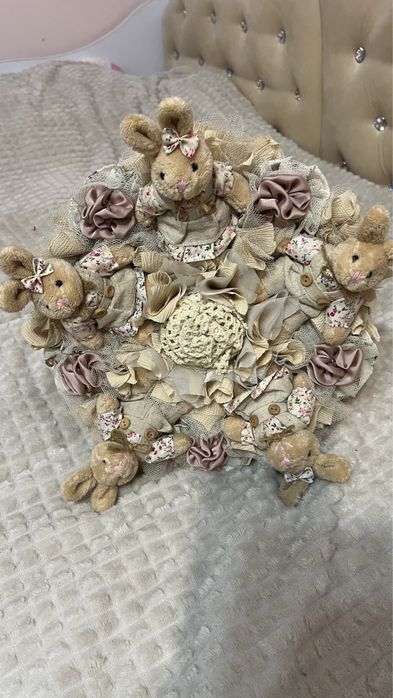 Букет из мягких игрушек-мишек