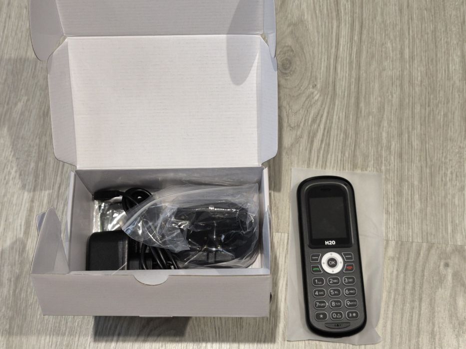 Vendo NOVO Telemóvel Mobiwire H20