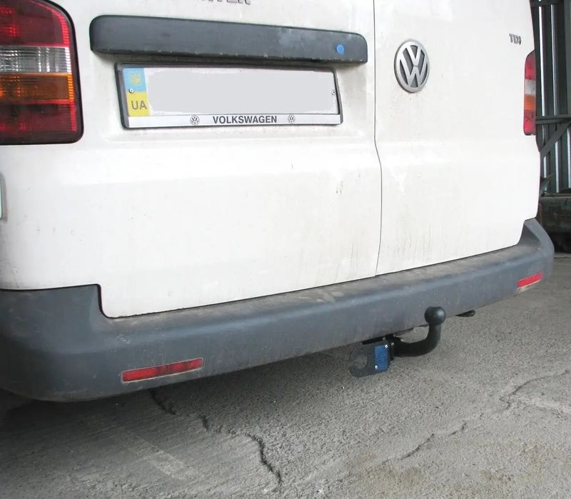 Фаркоп Volkswagen Transporter T4/T5 — з розеткою, від виробника