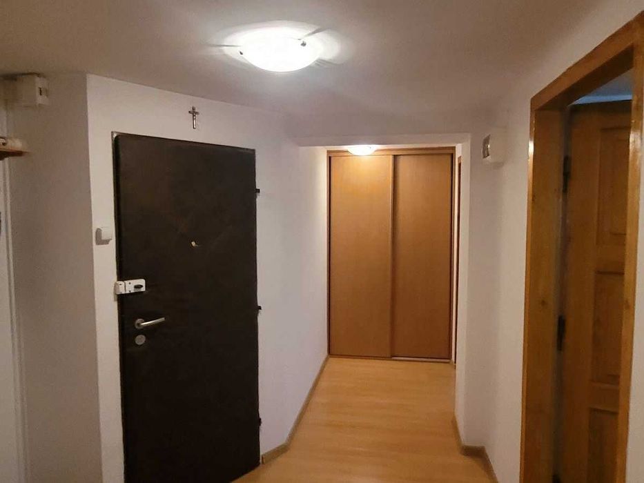 Sprzedam M3 na pierwszym piętrze - bezpośrednio