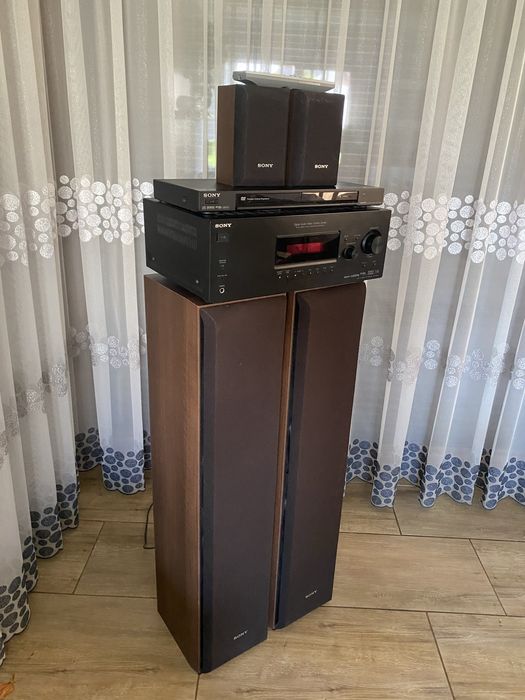 Zestaw głośnikow oraz amplituner i odtwarzacz DVD