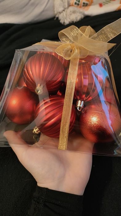 Zestaw 12 czerwonych bombek