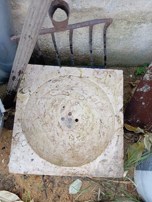 Pias de pedra tamanhos diferentes