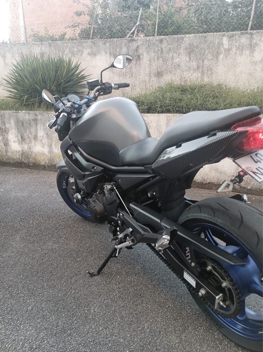 Moto Yamaha XJ6 600cc 2013