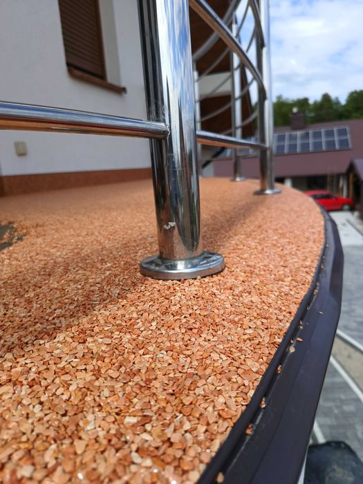 Posadzki żywiczne , profile , kamienny dywan