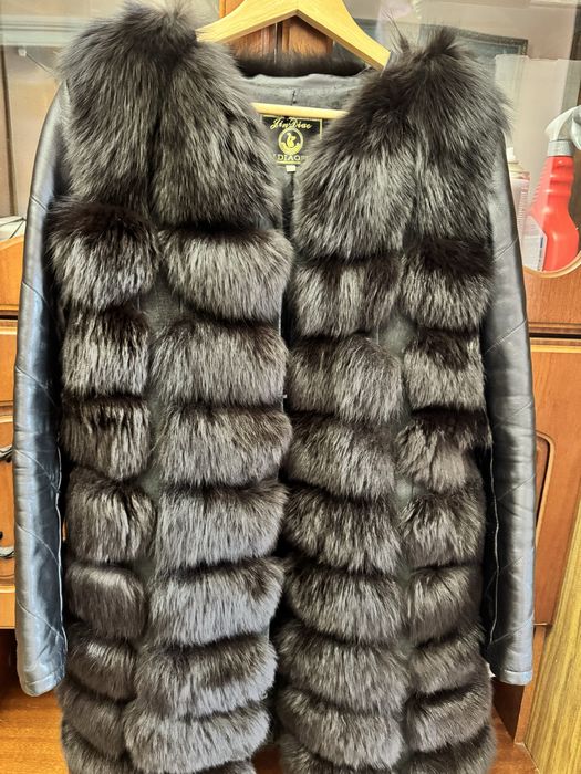 Продам натуральну жилетку з шкіряними рукавами