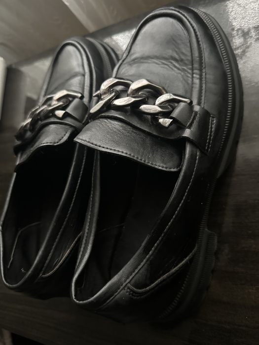 Лофери чорного кольору