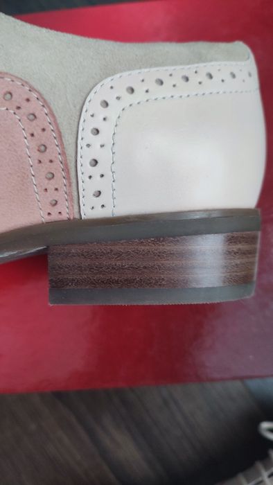 Шкіряні туфлі жіночі Clarks