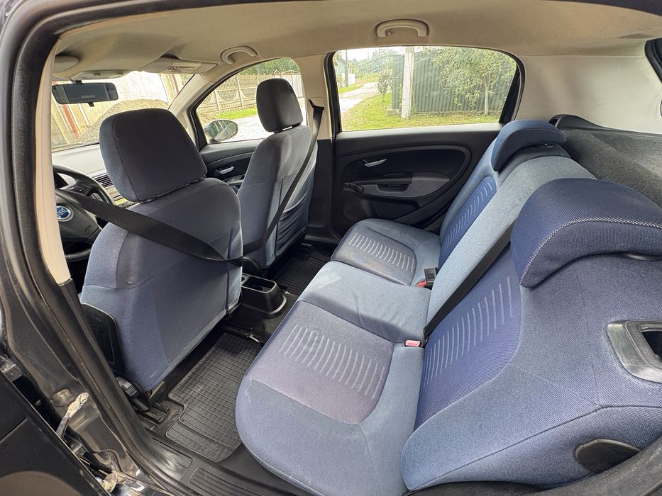 Фіат пунто         .