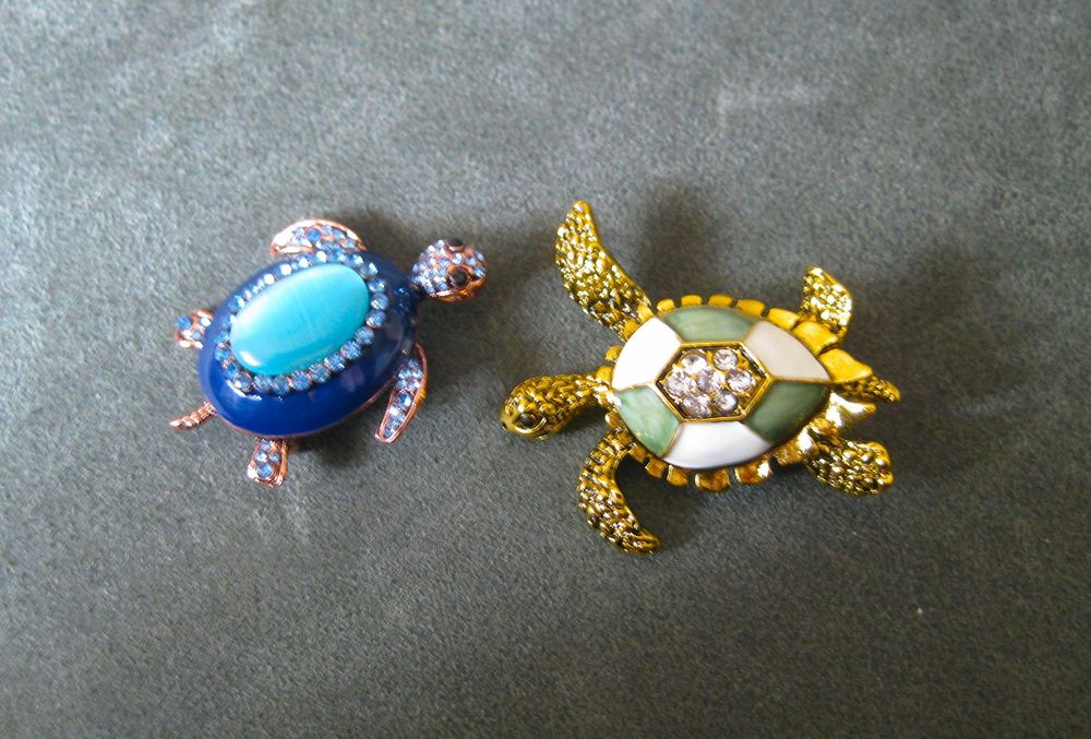 Alfinete / Broche / Pregadeira Tartaruga Azul NOVO