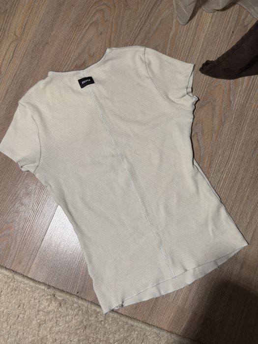 Фуболка в рубчик SKIMS