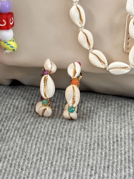 Colar e/ou argolas com búzios