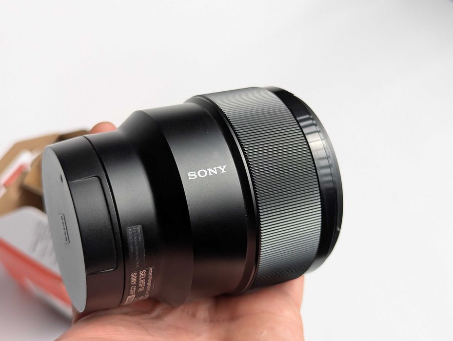 Об'єктив Sony FE 85mm F1.8 SEL85F18