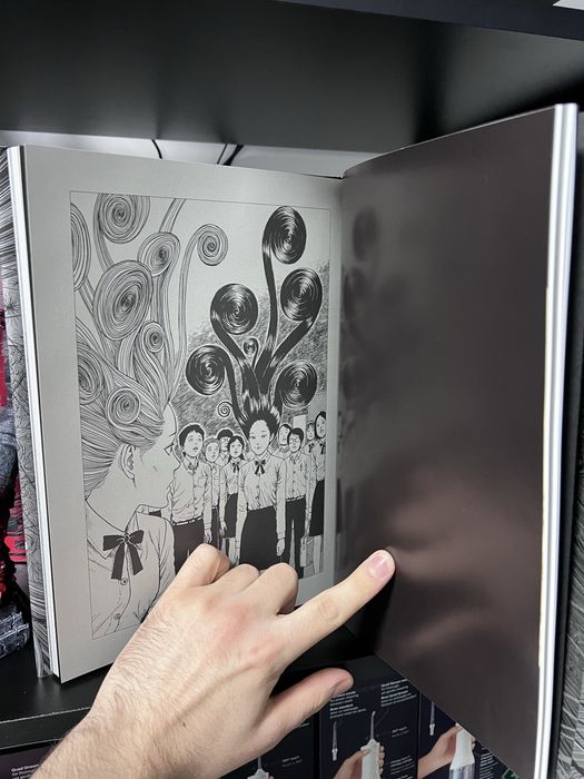 Артбук « The Art of Junji Ito: Twisted Visions » Дзюндзи Ито: 1